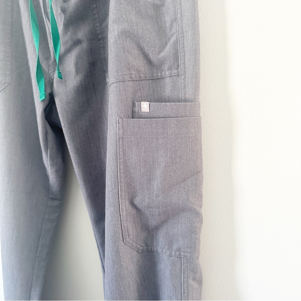 FIGS Men's Cairo Cargo Scrub Pants Graphite XL - Picture 4 of 10